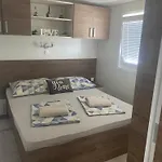 Bea, Familly Place, Free Parking And Wifi In Camp Dalmatino 度假居