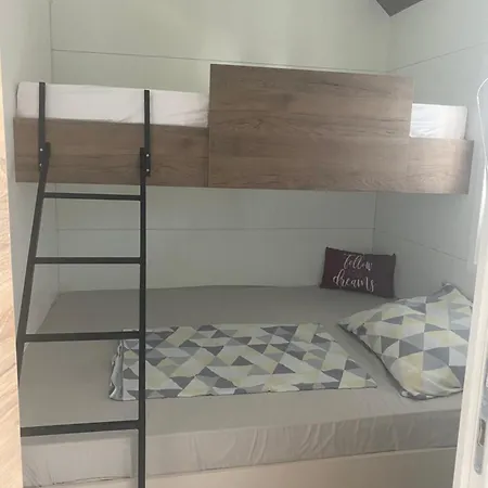 Bea, Familly Place, Free Parking And Wifi In Camp Dalmatino *